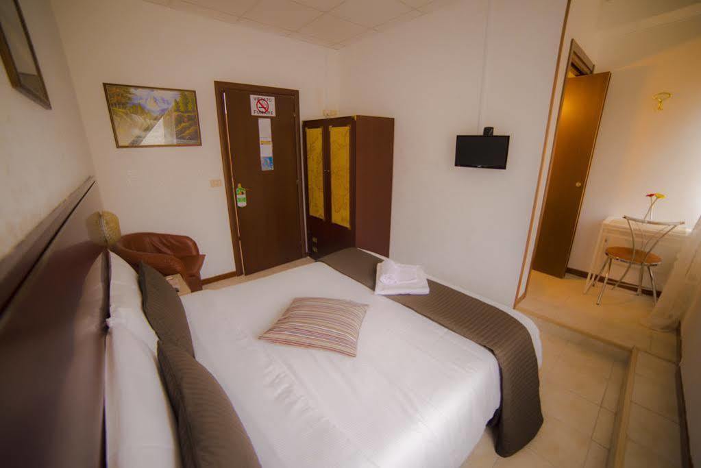 Galleria Frascati Rooms And Apartment المظهر الخارجي الصورة